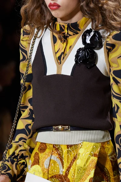 Look 52